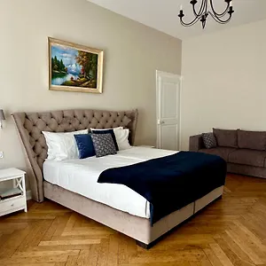 D Exception 100m2 Avec Parking - Centre Historique Apartment